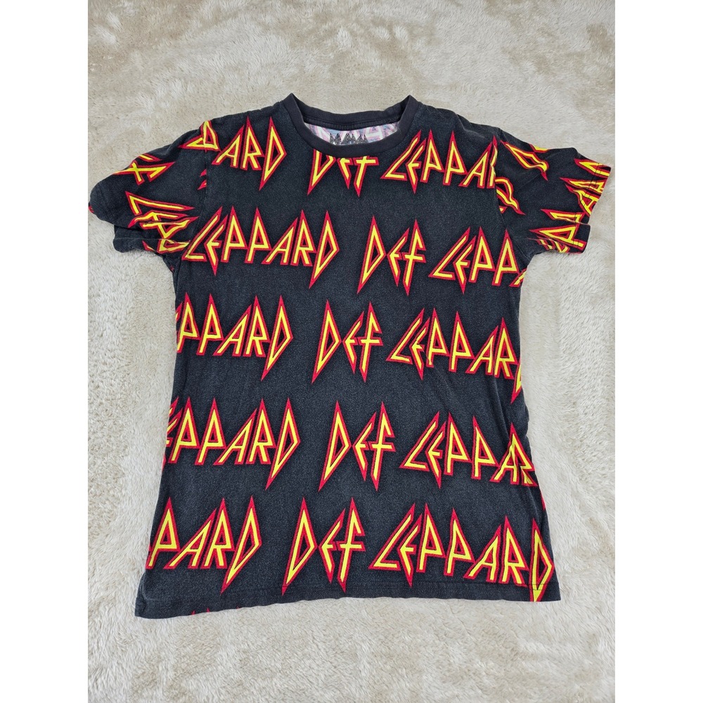 Def Leppard All Over Print Graphic‎ T Shirt Men's Size Medium Band Rock Concert